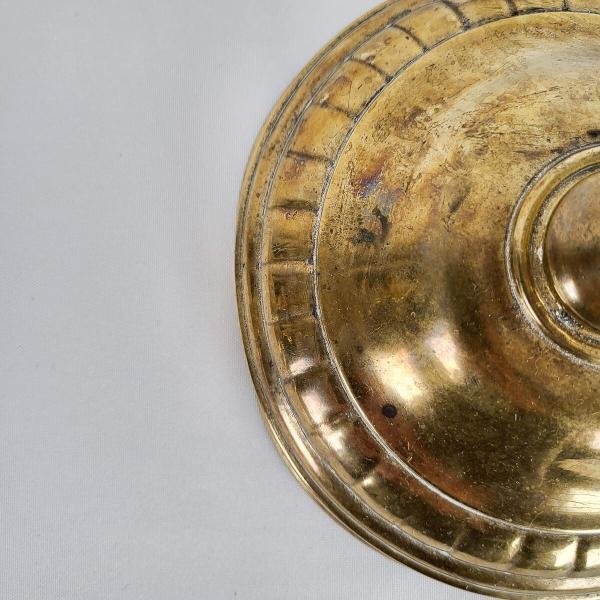 Paire de bougeoirs en bronze – Image 4