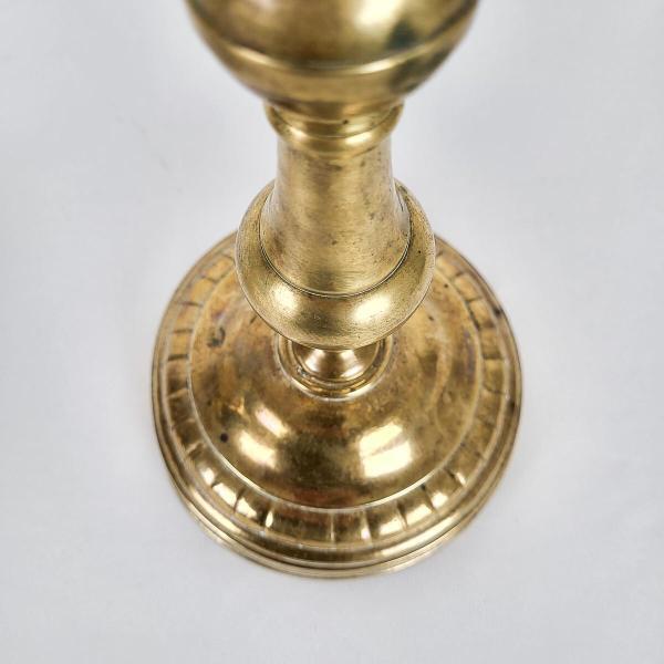 Paire de bougeoirs en bronze – Image 5